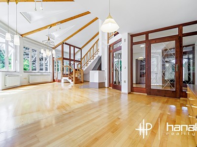 Prodej  rodinného domu 288 m², pozemek 839 m²