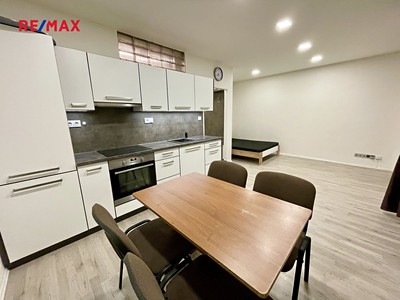 Pronájem bytu 1+kk 36 m²