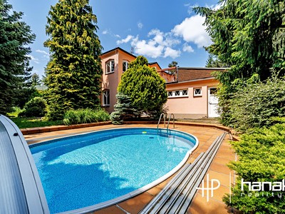 Prodej  rodinného domu 288 m², pozemek 839 m²