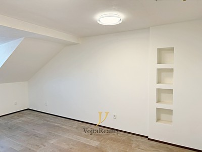 Pronájem bytu 3+kk 82 m²