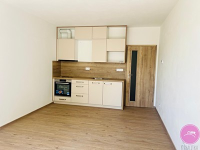 Pronájem bytu 1+kk 32 m²